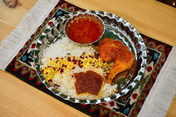 رستوران و بیرون بر ته چین مه چین